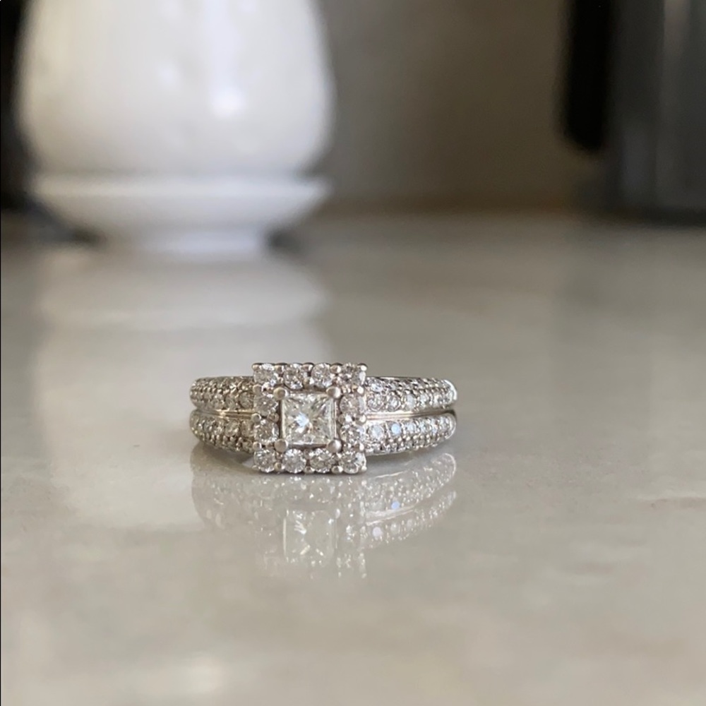 1 carat white gold diamond engagement ring
